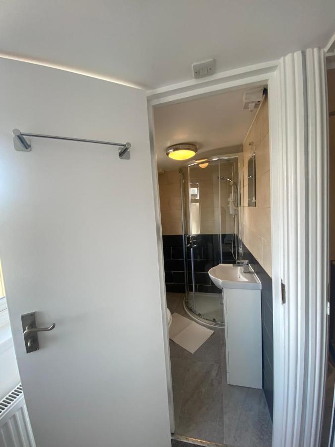 Cosy House In Newham Apartment London Exterior photo